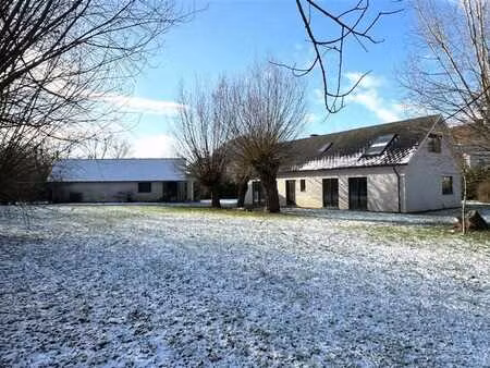 lumineuse villa 4 ch. & bureau + studio sur 31 ares