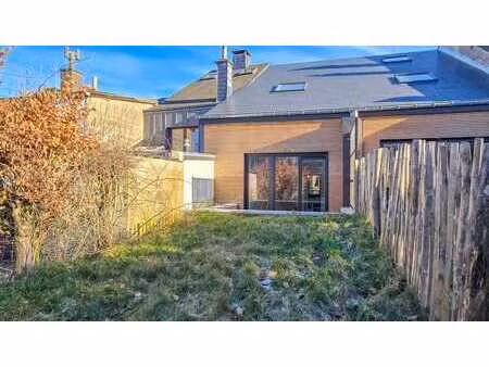 option - maison de ville entièrement rénovée  jamais occupée