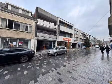 local commercial au centre de lommel