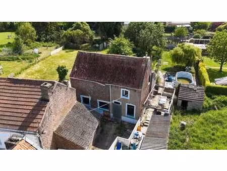 maison 2 ch a renover completement avec jardin et terrasse