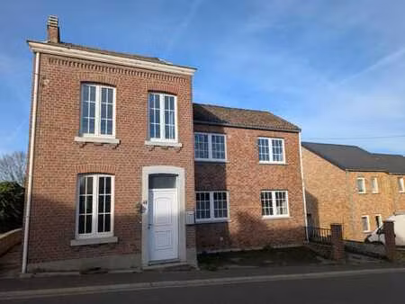 maison d'habitation avec jardin