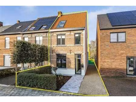 subliem gerenoveerde woning met 4 slks op topligging