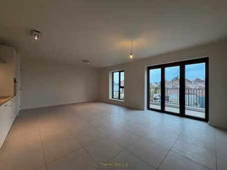 te huur  1 slaapkamer appartement met terras en staanplaa...