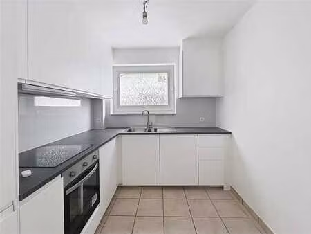 rez-de-chaussée jardin et parking