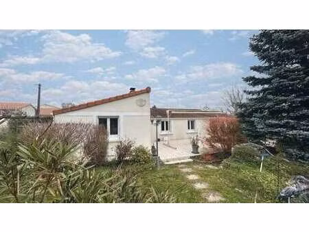 vente maison piscine à benet (85490) : à vendre piscine / 110m² benet