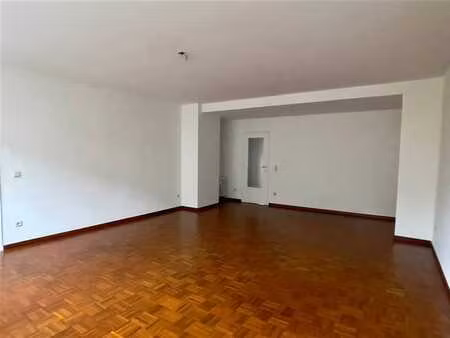 appartement central de 2 chambres à louer à anvers