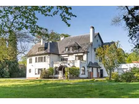 manoir de charme dans un parc arboré d'un hectare