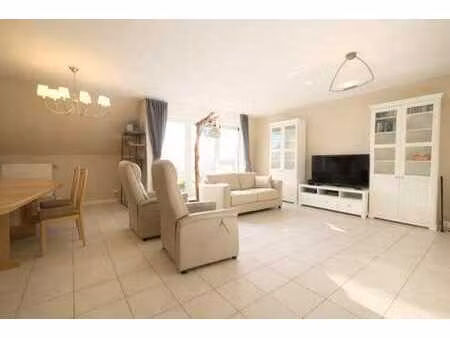 appartement 3 chambres dans une construction récente (2005)