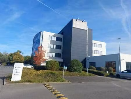 modern office for rent