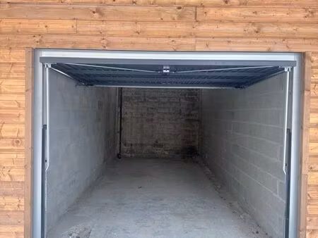 box / garage sécurisé - orléans centre