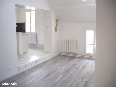 beau studio à saisir