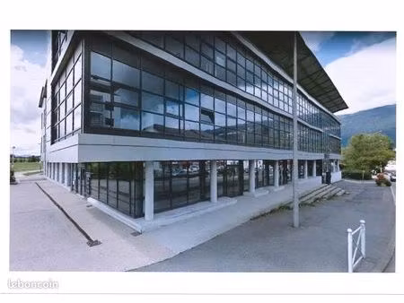 parking 15 m² saint genis pouilly