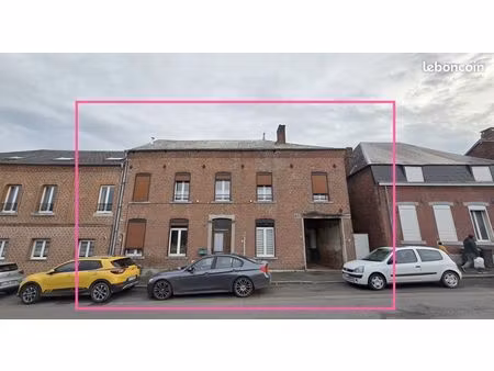 ensemble de deux maisons à rénover situé à anor  dont une louée 320 /mois