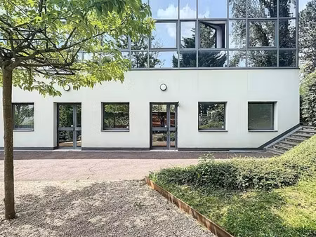 location commerce 143 m² à limonest (69760)