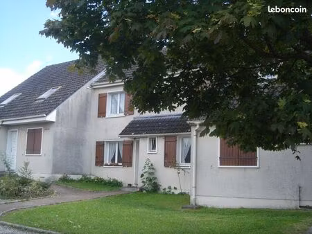 a louer petit f2 meublé la chapelle st mesmin