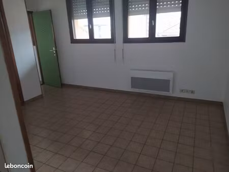 f1 en bon etat  paking et cave