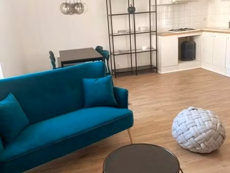 très beau t2 meublé - centre ville -parking proche