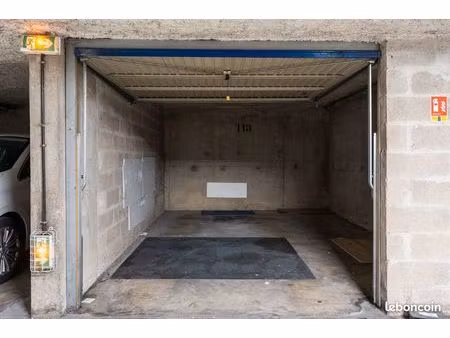 box parking métro gallieni