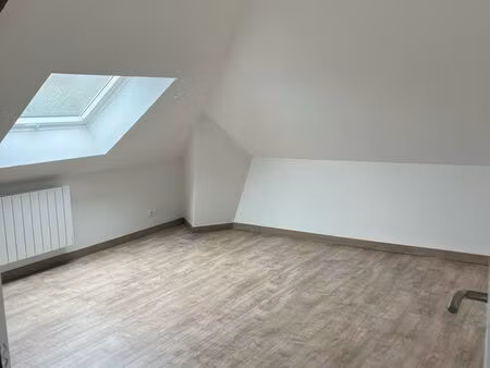 bel f3 mansardé non meublé