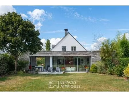 discrète maison d'architecte au coeur des vignobles