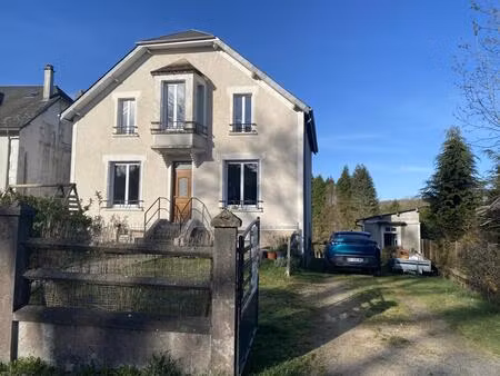 agréable maison de village avec jardin  entièrement habitable