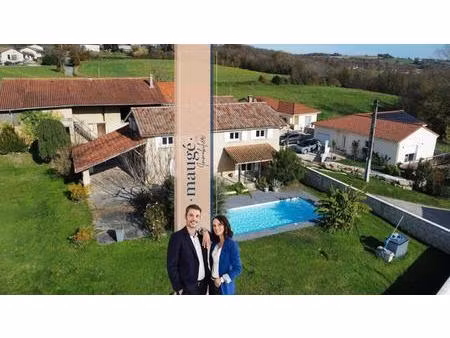 maison - 4 chambres - 1 bureau - dépendances - 2 terrasses couvertes - jardin - piscine - 