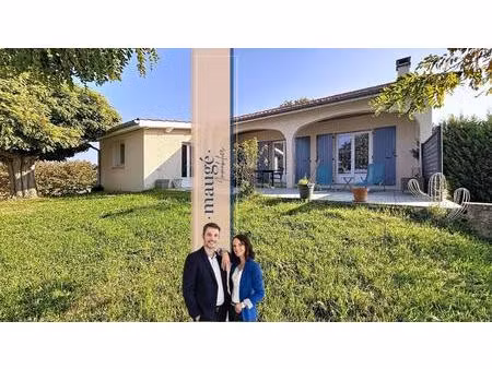 maison_4 chambres_piscine_buandrie_sous-sol complet_sans vis-à-vis