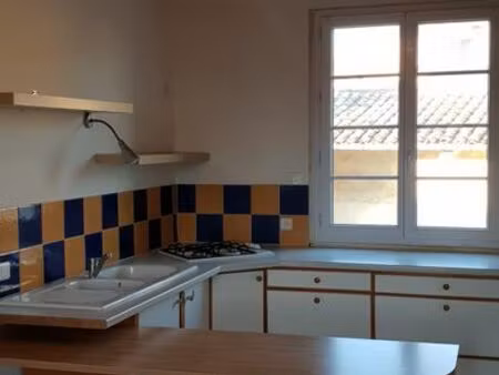 appartement duplex 55 m2 renové 2 chambres centre village tavel