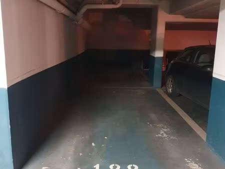 place de parking école vétérinaire