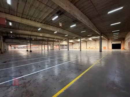 bedrijfsgebouw op topligging met visibiliteit van de e17 ...