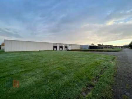 bedrijfsgebouw op topligging met visibiliteit van de e17 ...