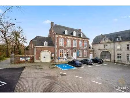 bien immobilier commercial avec beaucoup de potentiel à hoe