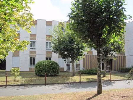 location appartement 2 pièces 55 m² à poitiers (86000)