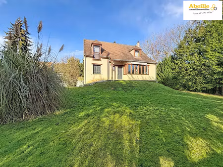 maison traditionnelle de 138m2 sur sous-sol total.