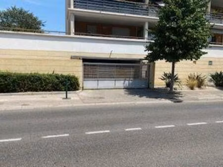 location commerce 17 m² à la garde (83130)