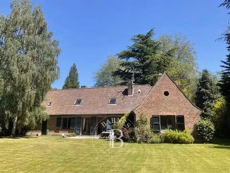 vendu - maison 11 pièces 260 m2 croix