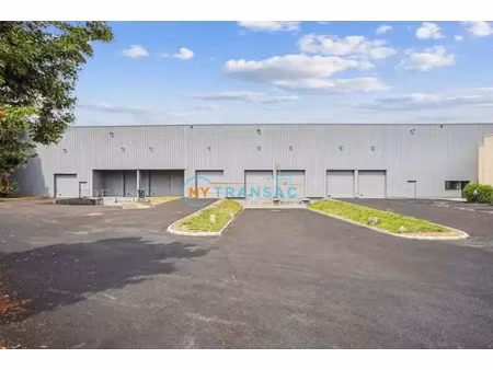 location local industriel 4542 m² à lisses (91090)