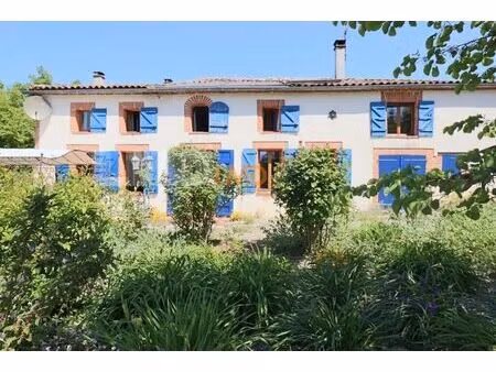 ferme rénovée 310 m2 + dépendances