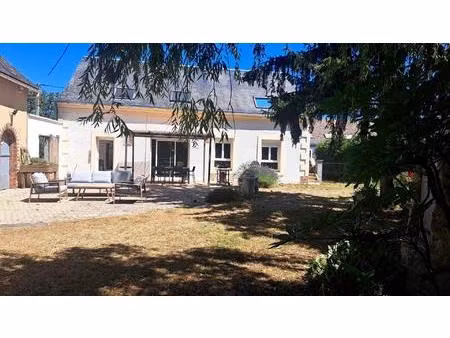 longère avec grandes dépendances