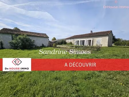 ancien presbytère de 130m2- 5 pièces sur un terrain de 1956m2 avec dépendances.