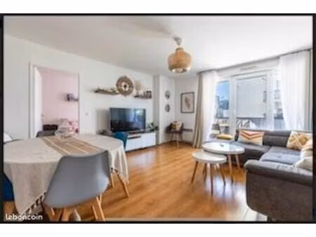 la plaine saint denis - appartement 3 pieces - 2 chambres - lumineux - ascenseur - transpo