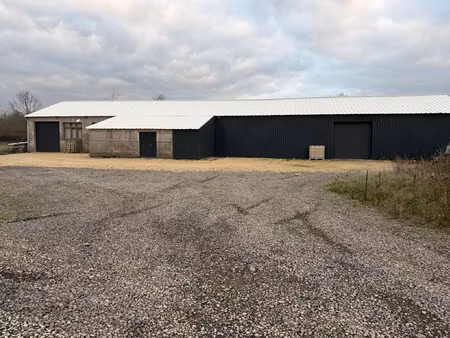 toul : grand box de stockage de 27 m2