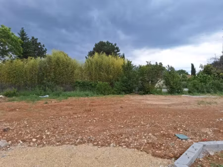 vente terrain 295 m² à volx (04130)  95 000 €