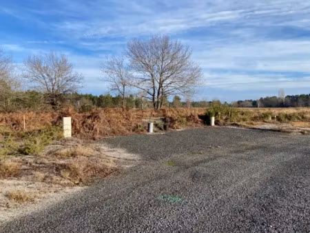 vente terrain 586 m² à vayres (33870)  125 500 €