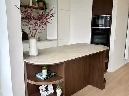 appartement 2 chambres récemment rénové avec garage