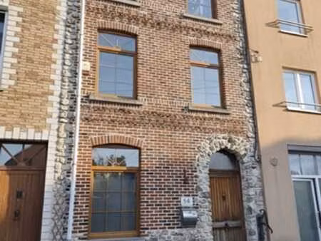 charmante maison située à pont-a-celle