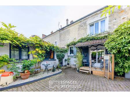 ancien corps de ferme avec dépendance