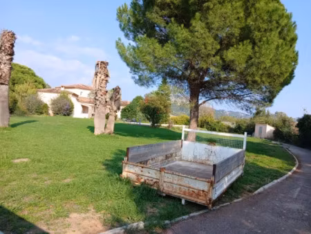 vente terrain 967 m² à la crau (83260)  395 000 €