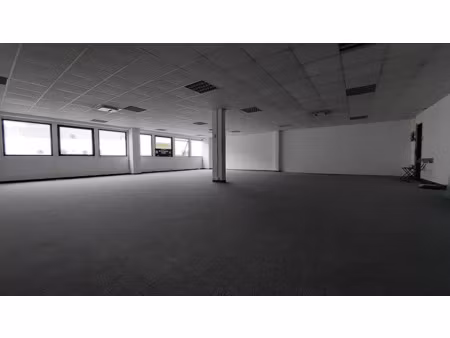 vente locaux professionnels 136.1 m² à le cannet (06110)  195 000 €
