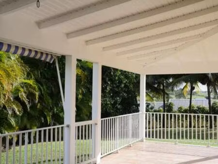 a louer baie mahault secteur blachon villa f4 sur 1400 m2 d  guadeloupe